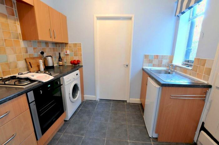 4 Bedroom Maisonette To Rent In Fairfield Road, Jesmond, Newcastle Upon Tyne, NE2