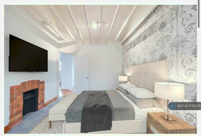 2 Bedroom Bungalow To Rent In Cottage Avenue, Bromley, BR2