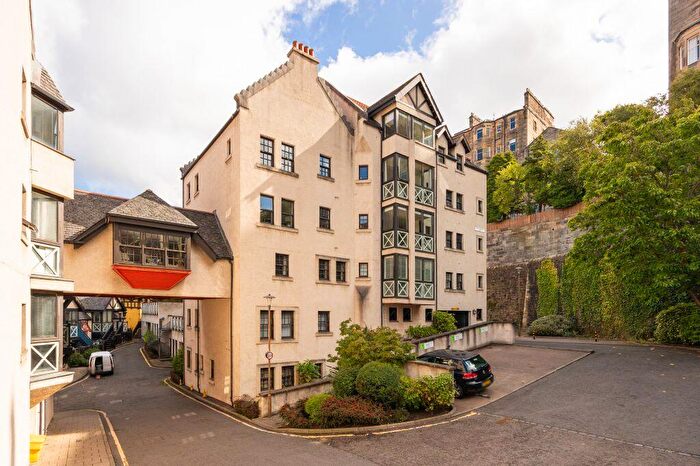2 Bedroom Flat For Sale In / Hawthornbank Lane, Edinburgh, EH4