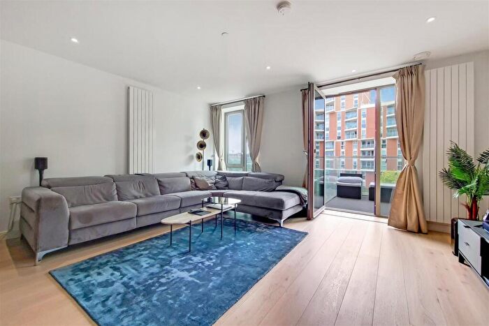 2 Bedroom Apartment To Rent In Kelson House, Silvertown, E16