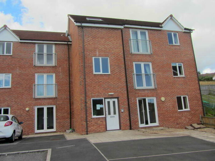 2 Bedroom Flat To Rent In Phoenix Drive, Scarborough, YO12