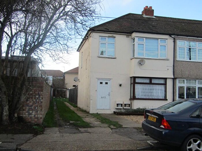 1 Bedroom Flat To Rent In Askwith Road, Rainham, Havering, London, RM13