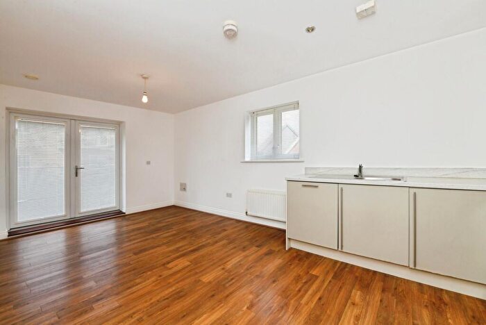 2 Bedroom Flat For Sale In Cressy Quay, Chelmsford, Essex, CM2