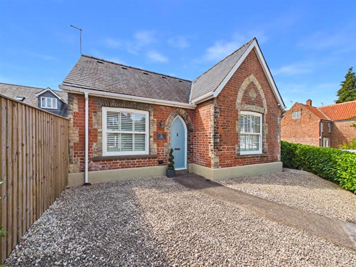 2 Bedroom Detached Bungalow For Sale In Main Street, Willerby, HU10