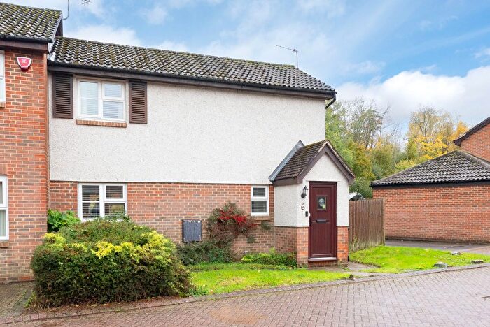 3 Bedroom End Of Terrace House For Sale In Abinger Close, North Holmwood, Dorking, RH5