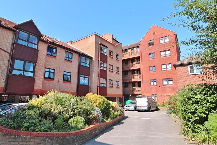 2 Bedroom Retirement Property For Sale In Albert Road, Southsea, PO5