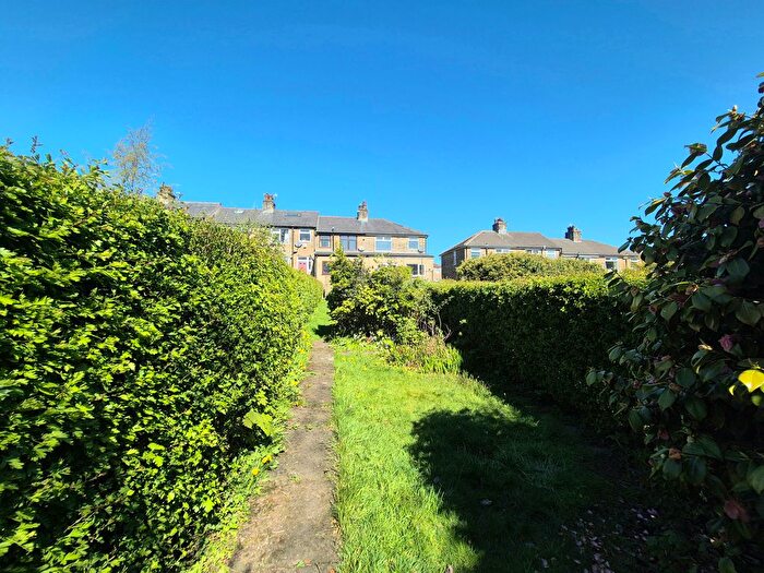 2 Bedroom Terraced House To Rent In Watkinson Road, Halifax, HX2