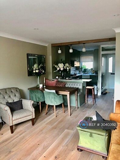 2 Bedroom Maisonette To Rent In Falcon Way, London, E14