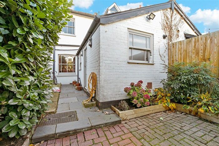 3 Bedroom Terraced House For Sale In Vincent Road, Dorking, Surrey, RH4
