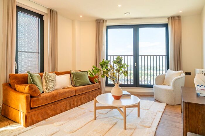 2 Bedroom Flat To Rent In Selborne Road, London, E17