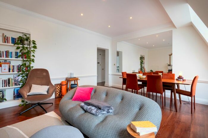 2 Bedroom Flat To Rent In Spring Gardens, London, SW1A