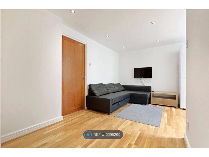4 Bedroom Flat To Rent In Jamaica Street, London, E1