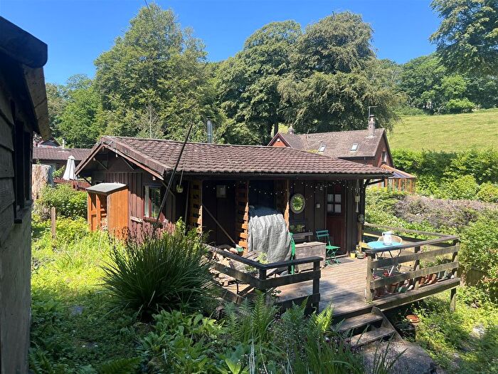 2 Bedroom Chalet For Sale In Alverton, Penzance, TR20