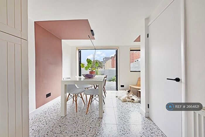 3 Bedroom Semi Detached House To Rent In Wallwood Road, London, E11