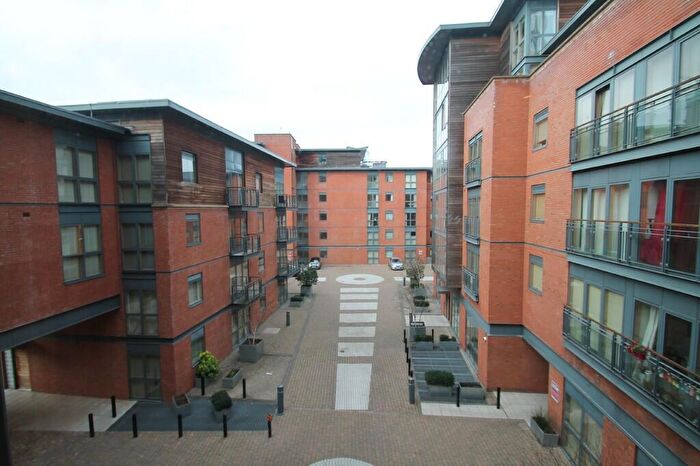 1 Bedroom Apartment To Rent In Canal Wharf, Waterfront Walk, City Centre, Birmingham, B1