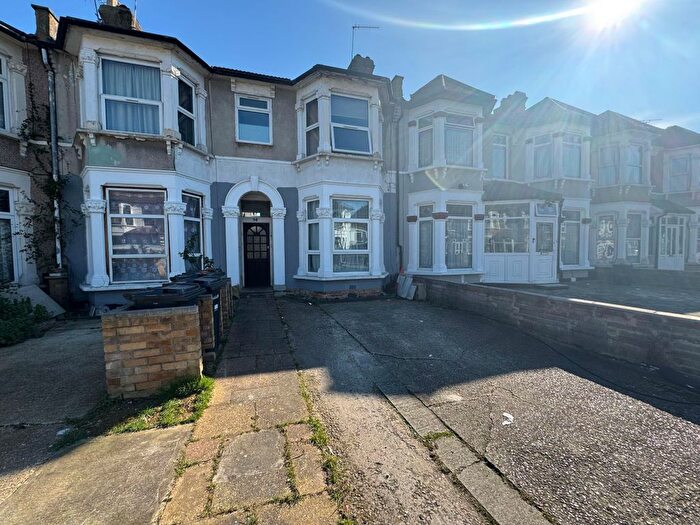 1 Bedroom Flat To Rent In Elgin Road, Seven Kings, Ilford, IG3