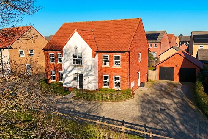 5 Bedroom Detached House For Sale In Mitchell Gardens, Poringland, Norwich, NR14