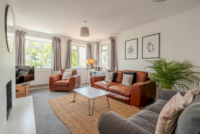 3 Bedroom Detached Bungalow To Rent In Kingswall, Malmesbury, SN16