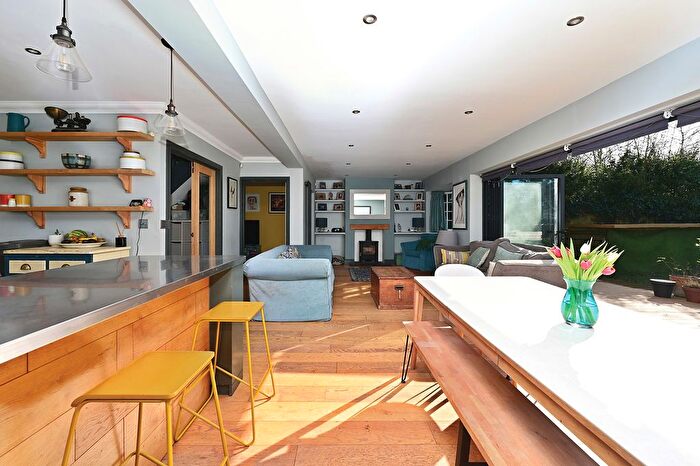 6 Bedroom Detached House For Sale In Little Binfields, Chineham, RG24