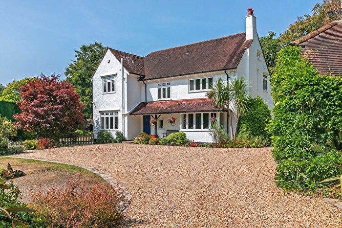 4 Bedroom Detached House For Sale In Lakewood Road, Chandler's Ford, SO53