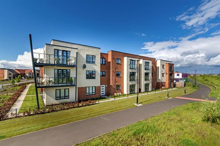 2 Bedroom Flat For Sale In Daisy Field Way, Great Park, NE13