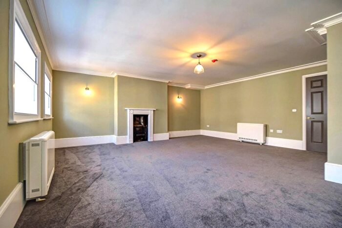 3 Bedroom Flat To Rent In Whitefriargate, Hull, HU1