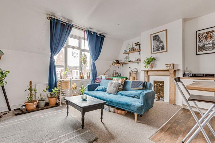 1 Bedroom Flat To Rent In Sheen Lane, East Sheen, SW14