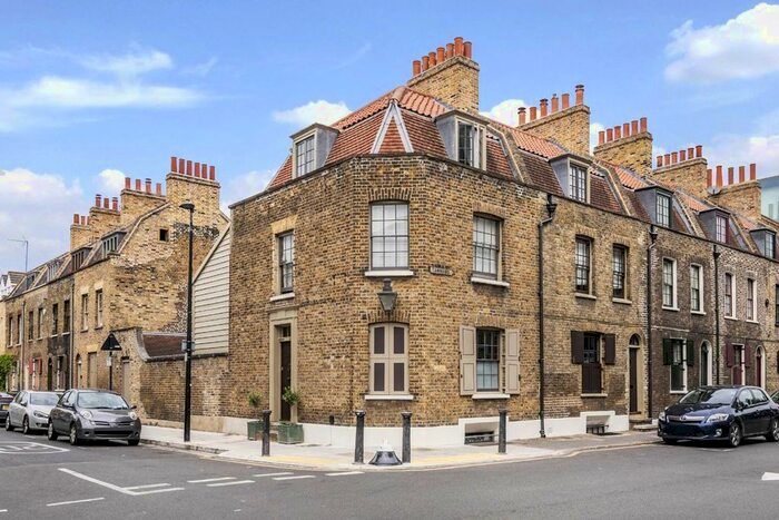 3 Bedroom Terraced House To Rent In Turner Street, London, E1