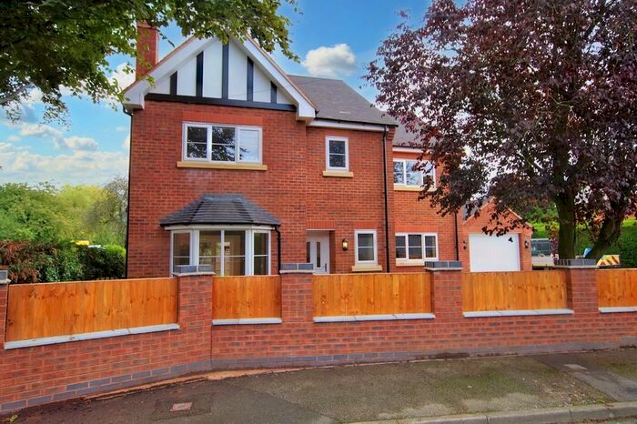 4 Bedroom Detached House For Sale In Dove Walk, Uttoxeter, ST14