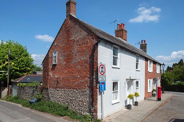 2 Bedroom Semi-Detached House For Sale In Broad Street, Alresford, Hampshire, SO24