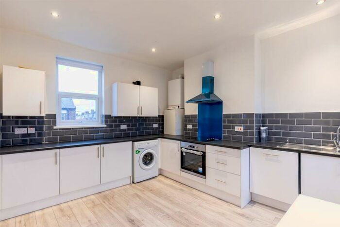 4 Bedroom Maisonette To Rent In &#;pppw - Meldon Terrace, Heaton, Newcastle Upon Tyne, NE6