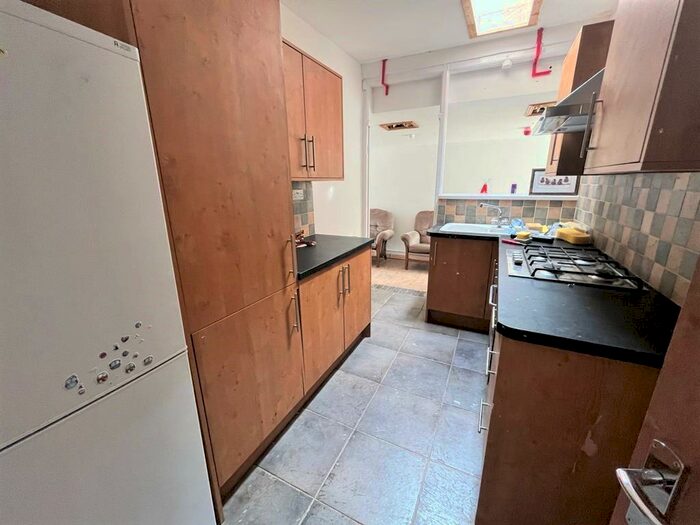 5 Bedroom Semi-Detached House To Rent In Umberslade Road, Selly Oak, Birmingham, B29