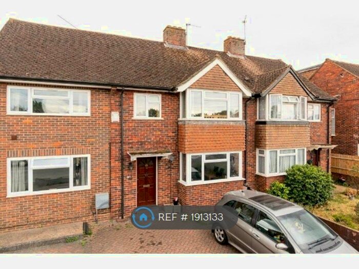 3 Bedroom Terraced House To Rent In Sunbury Lane, Surrey, KT12