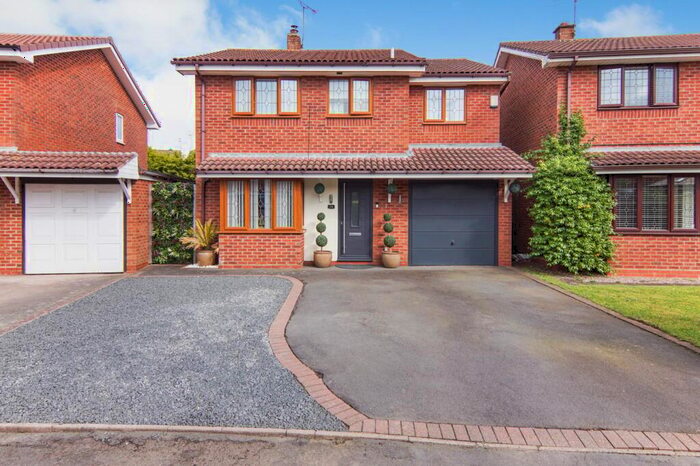 4 Bedroom Detached House For Sale In Bonneville Close, Millisons Wood, Coventry, CV5