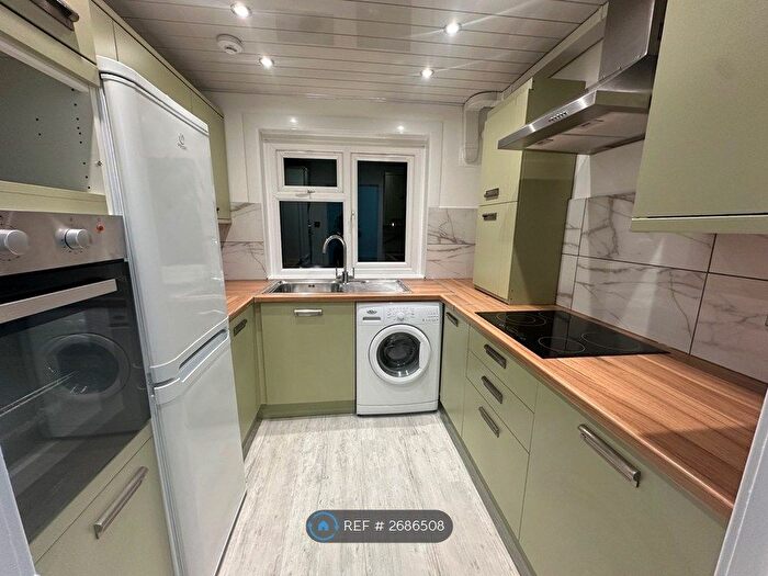 2 Bedroom Flat To Rent In Cairns Road, Cambuslang, Glasgow, G72