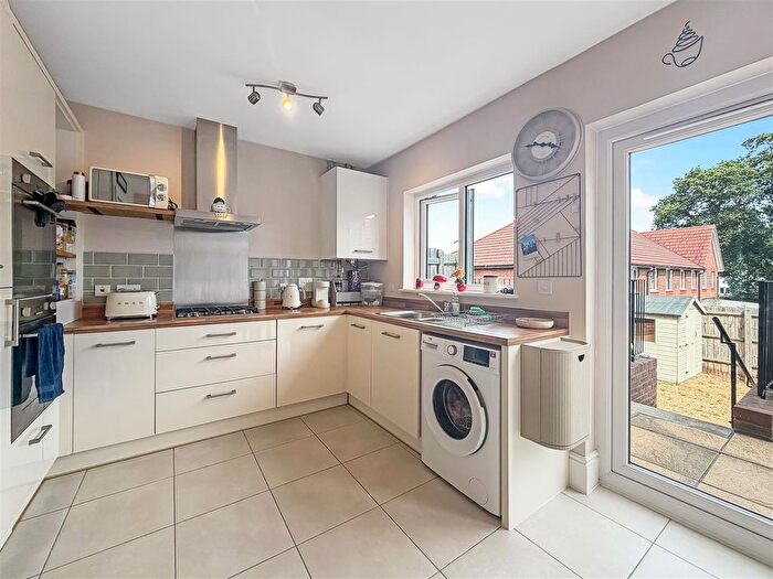 3 Bedroom Terraced House For Sale In Foxglove Close, Newton Abbot, TQ12