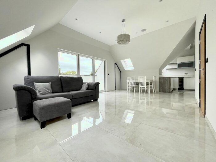 2 Bedroom Flat To Rent In Ambrosia Court, Arkley, EN5