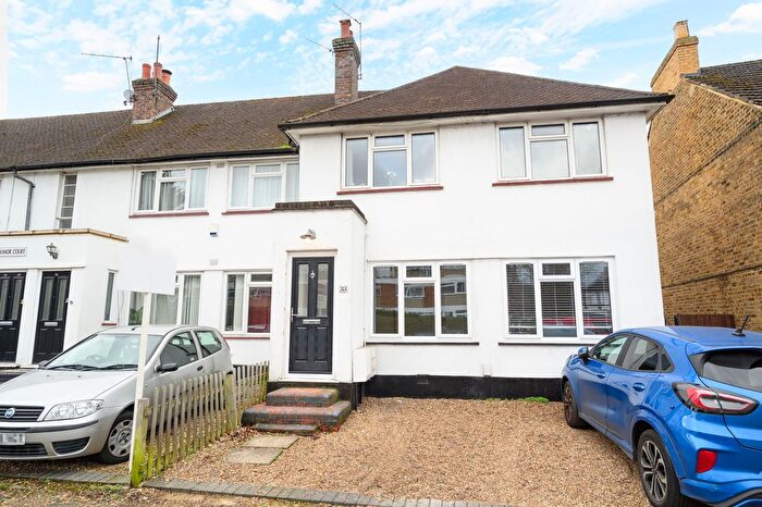 2 Bedroom Maisonette To Rent In Manor Road, Walton-On-Thames, KT12