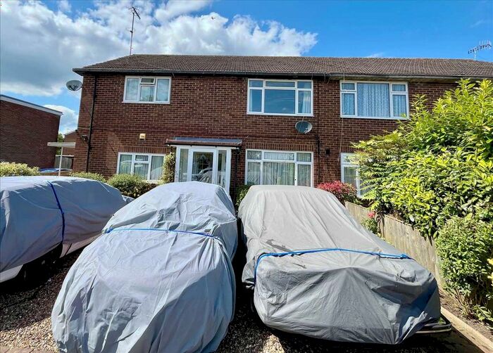 2 Bedroom Flat To Rent In Harcourt Road, Bushey ., WD23