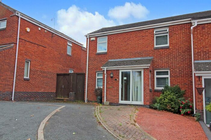 2 Bedroom End Of Terrace House For Sale In Alderbrook Road, Droitwich, WR9