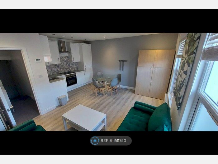 2 Bedroom Flat To Rent In Nursery Road, London, SW19