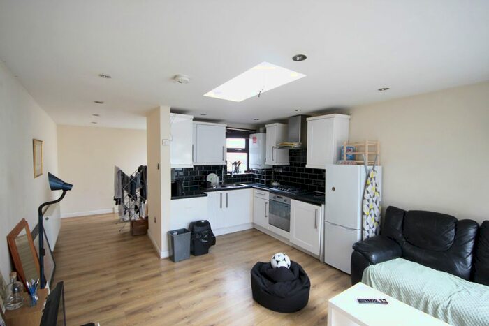 2 Bedroom Detached House To Rent In Amersham Road, New Cross, SE14