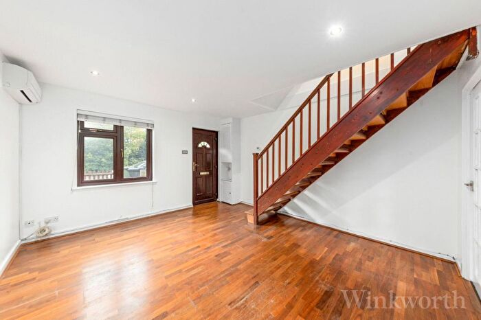 2 Bedroom Detached House To Rent In Southerngate Way, London, SE14