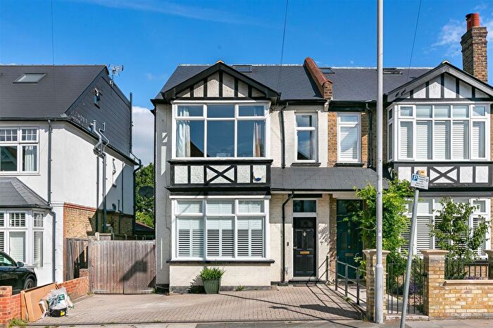 6 Bedroom Semi-Detached House For Sale In Gloucester Road, Kingston Upon Thames, KT1