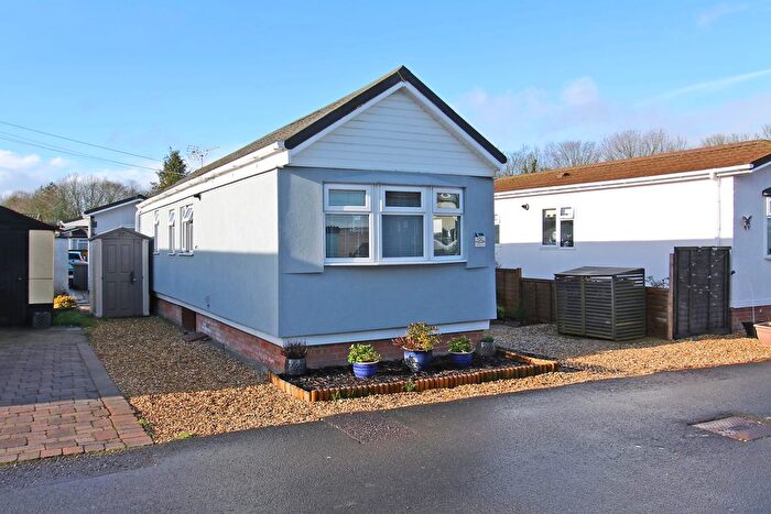1 Bedroom Park Home For Sale In Harewood Park, Andover, Andover, SP11