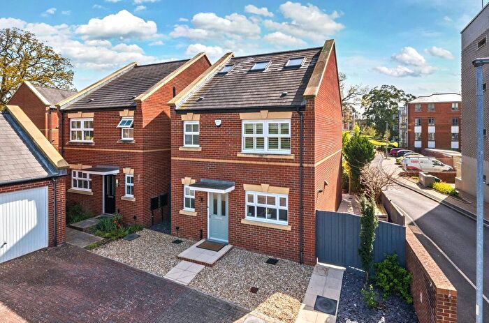 4 Bedroom Detached House For Sale In Millbrook Lane, Exeter, EX2