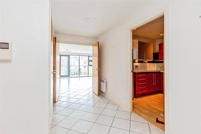 2 Bedroom Flat For Sale In Deanery Road, Bristol, BS1 - Photo 6