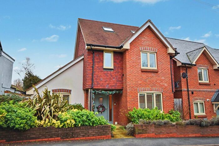 4 Bedroom Detached House For Sale In Upper Hale Road, Farnham, Surrey, GU9