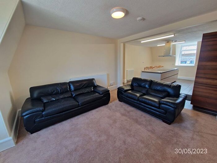 3 Bedroom Flat To Rent In Leadside Road, Top Floor Flat, Aberdeen, Aberdeenshire, AB25