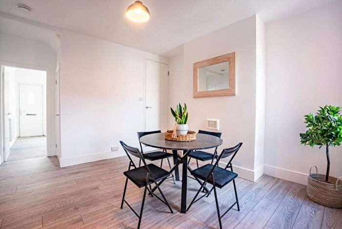 2 Bedroom Terraced House For Sale In Collygate Road, NG2